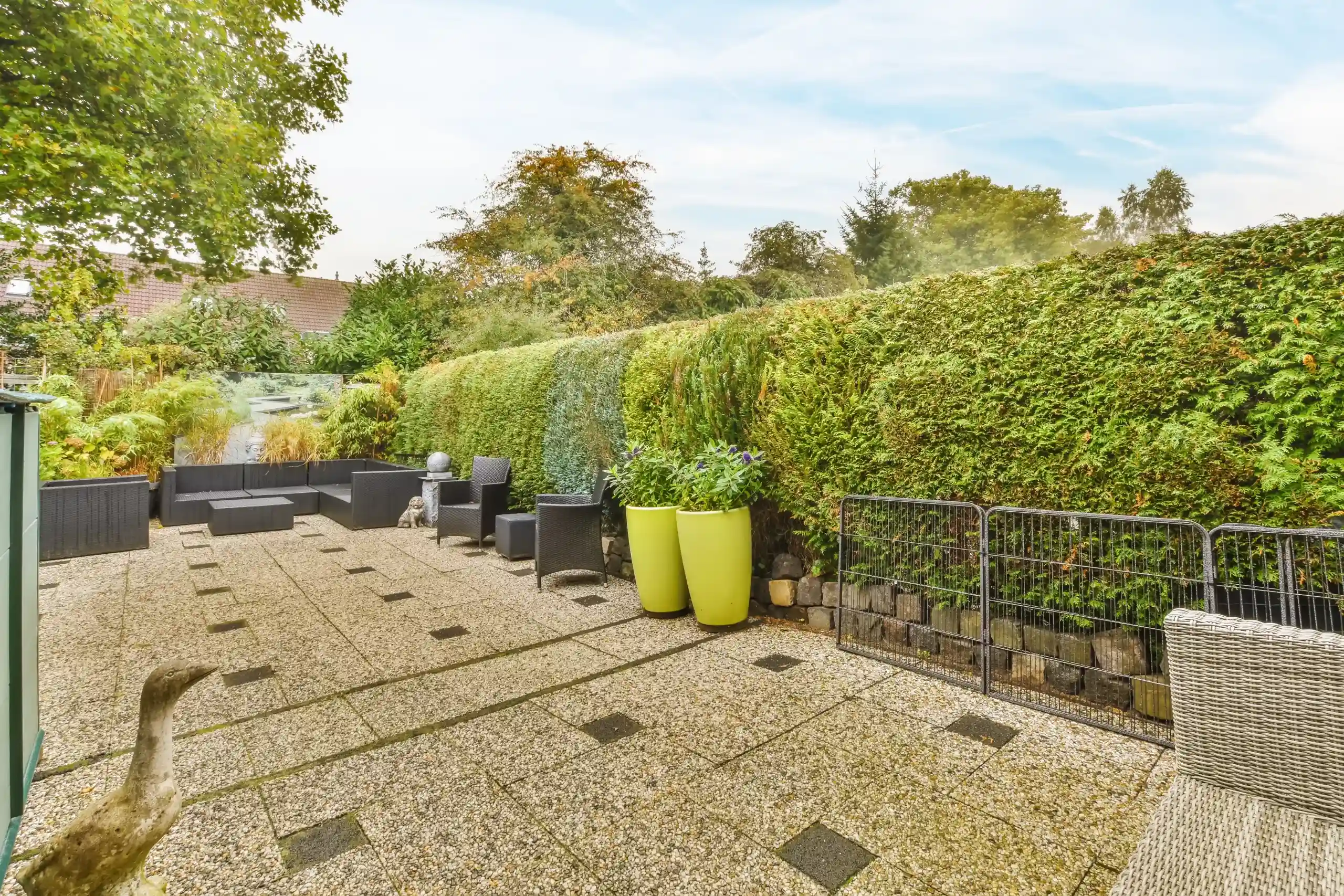 Grande terrasse en bois exotique réalisée par Paysages des Olonnes en Vendée